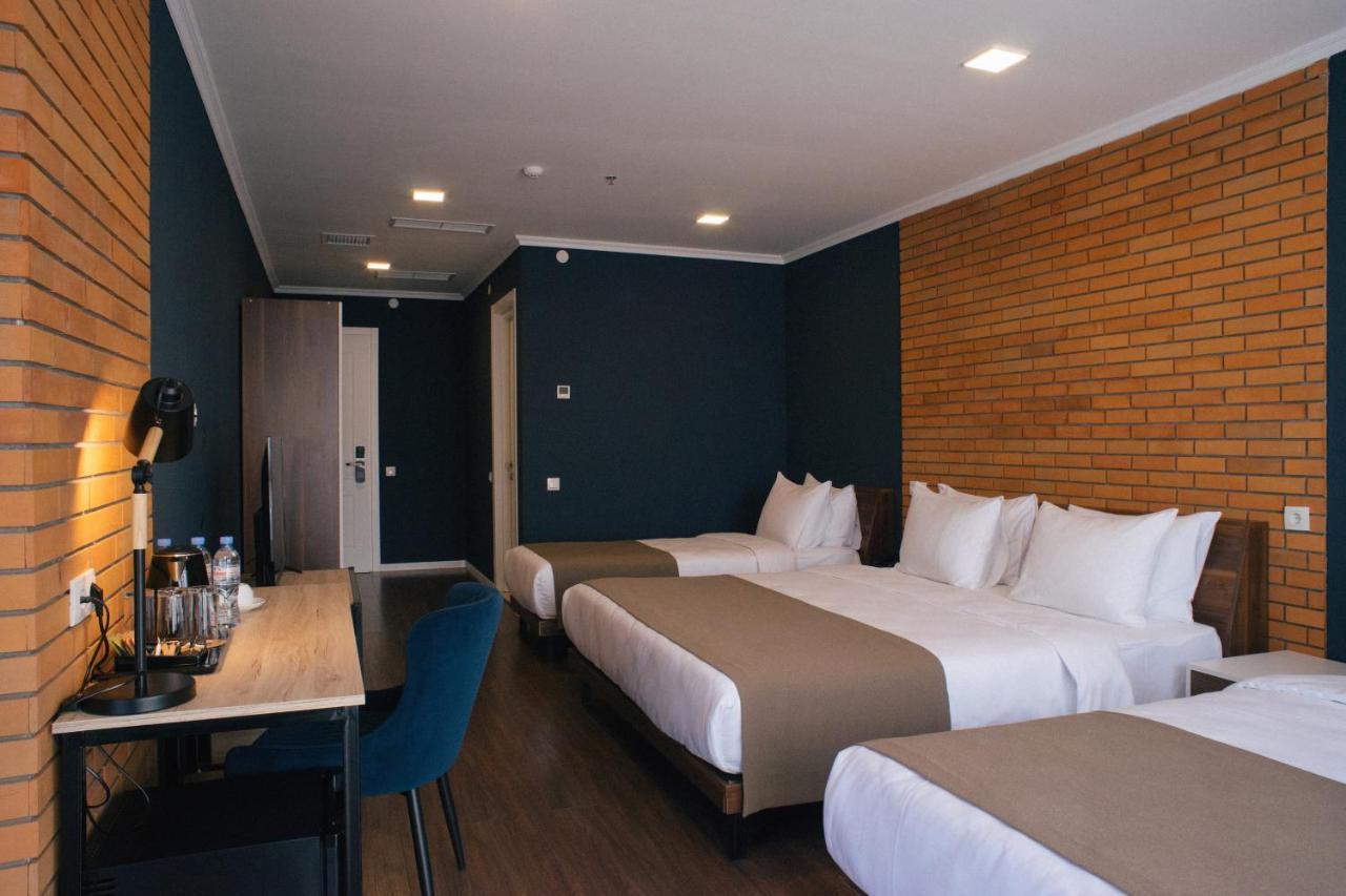 Bricks Hotel Tbiliszi Kültér fotó